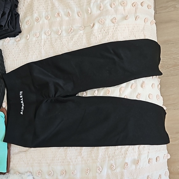 Leggings! Lululemon, Athleta, Alphalete, NVGTN, Gymshark, etc - Picture 10 of 13